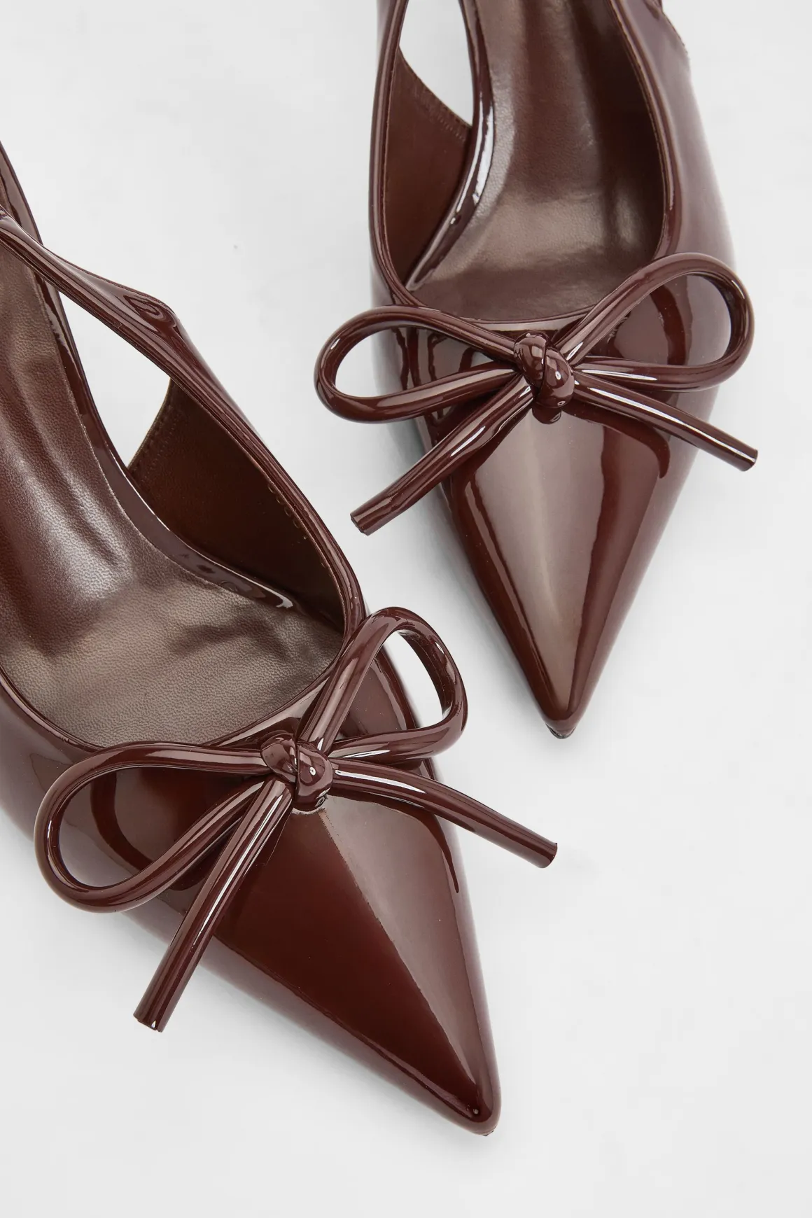 Escarpins À Bride Arrière En Cuir Verni Avec Détail Nœud