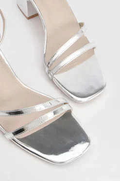 Escarpins À Brides Asymétriques À Petit Talon Bloc