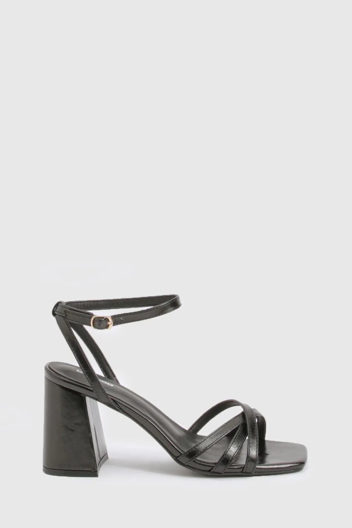 Escarpins à brides et talons carrés bas