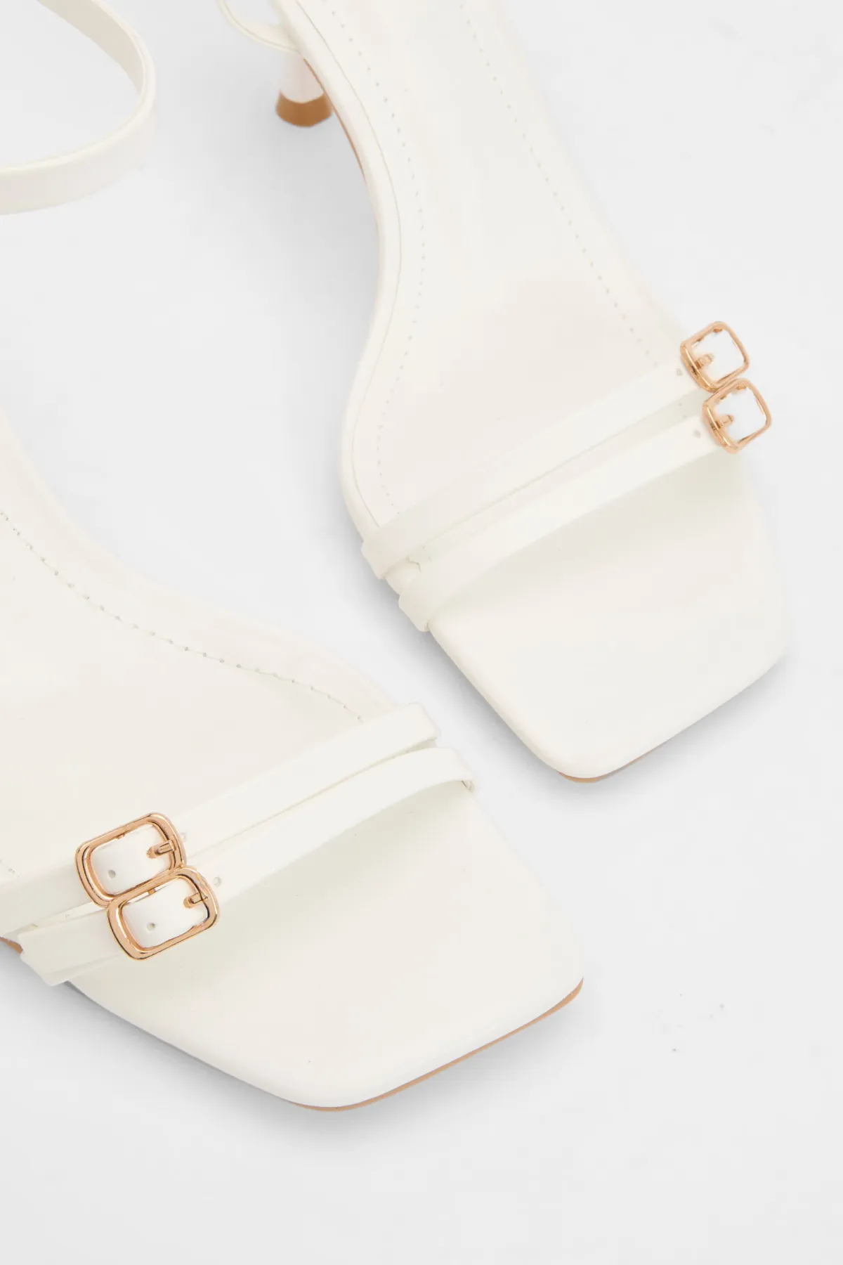 boohoo Escarpins À Brides Larges Avec Double Boucle< Chaussures Festives|Chaussures À Talons