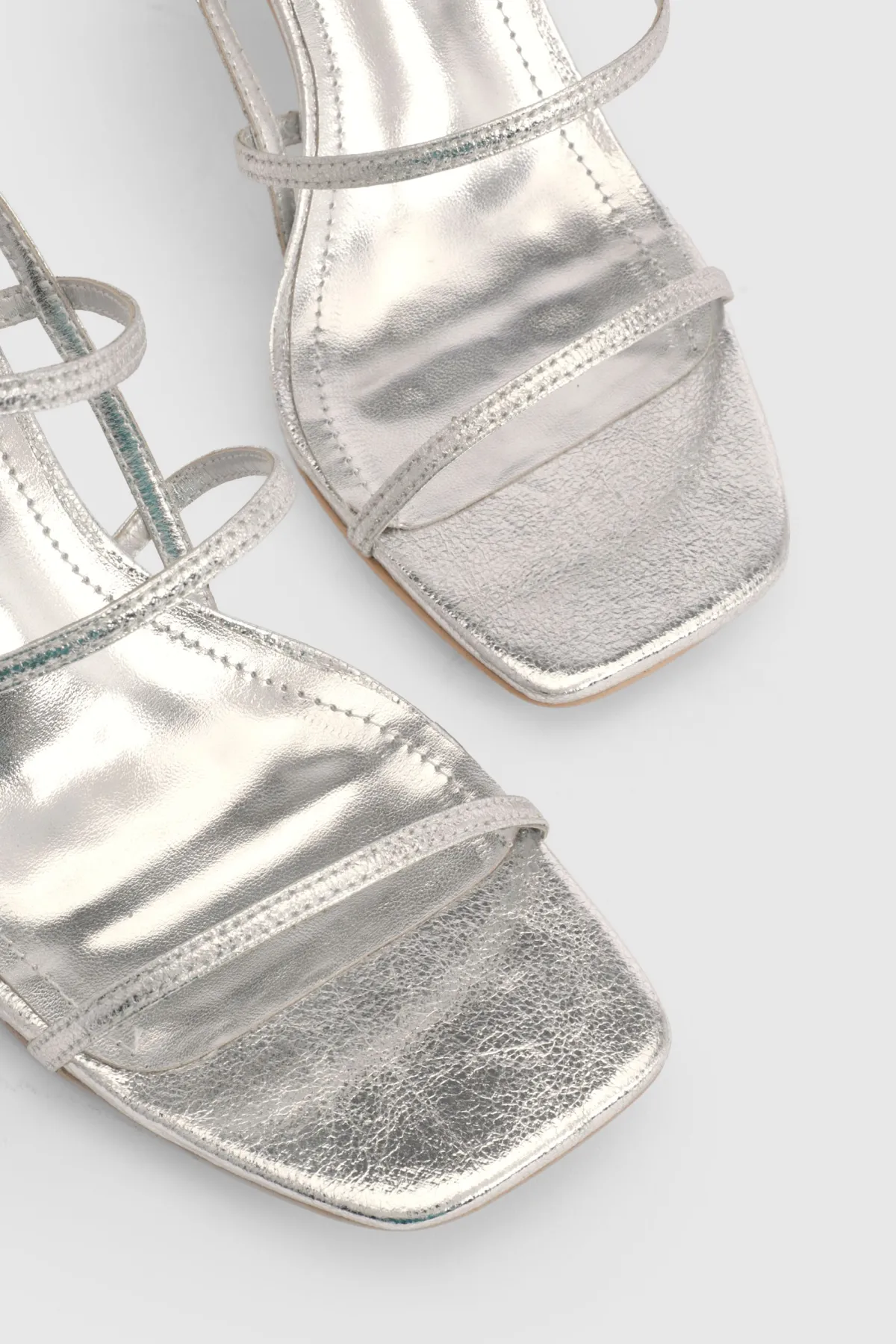 boohoo Escarpins À Brides Minimalistes Coupe Large Talon Stiletto Mi-haut< Chaussures Festives|Chaussures À Talons