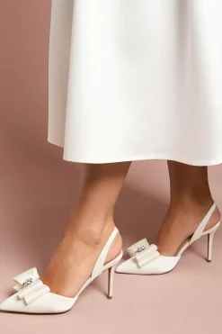 Coast Escarpins de Mariée Collette en Satin avec Nœud Orné de Cristaux et Bride Arrière à Talon Haut< Chaussures À Talons|Satin Et Dentelle