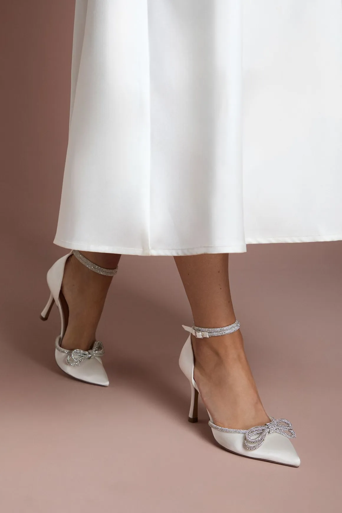 Escarpins de Mariée Krissy en Satin avec Nœud Diamanté et Talon Aiguille Haut