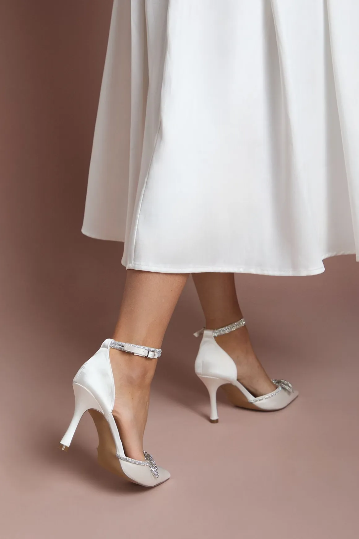 Escarpins de Mariée Krissy en Satin avec Nœud Diamanté et Talon Aiguille Haut