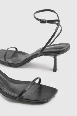 Escarpins À Deux Brides Bout Carré Coupe Large Talon Mi-haut