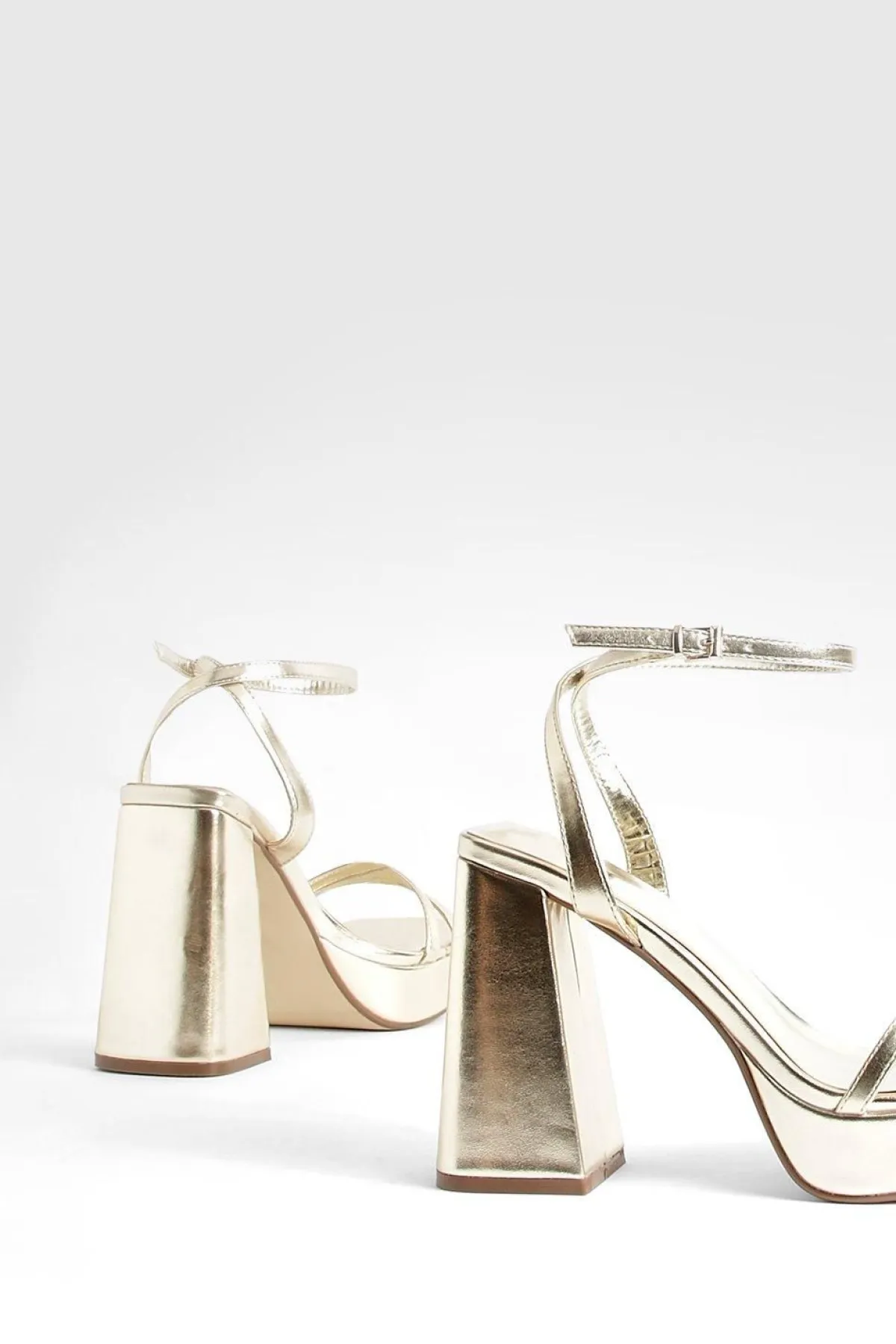 boohoo Escarpins Deux Parties À Plateforme Haute Et Multiples Brides Coupe Large< Chaussures Festives|Chaussures À Talons