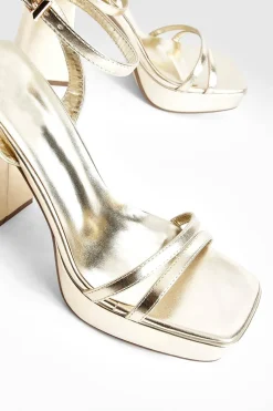 boohoo Escarpins Deux Parties À Plateforme Haute Et Multiples Brides Coupe Large< Chaussures Festives|Chaussures À Talons