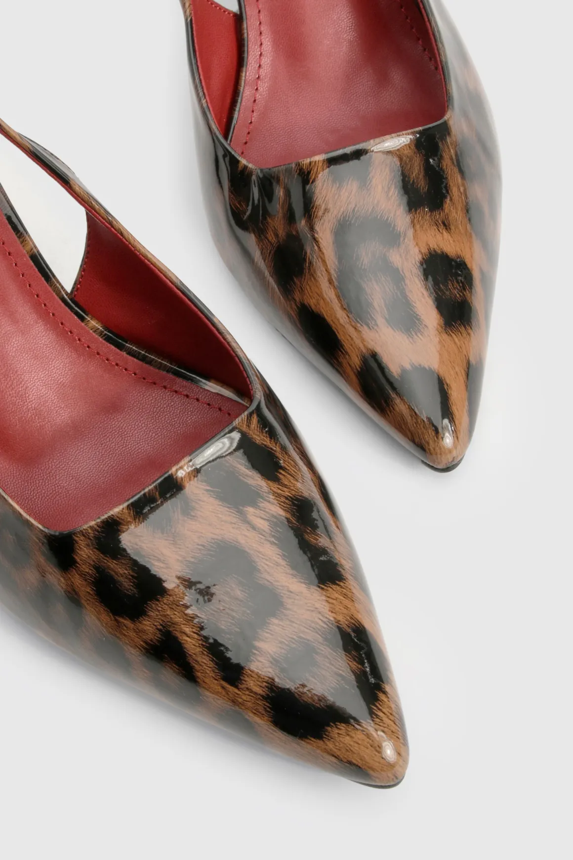Escarpin Slingback à Talon Aiguille Bas Coupe Large