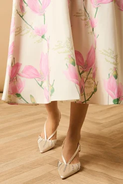Escarpins Monica en Satin avec Strass et Bride Arrière à Talon Stiletto
