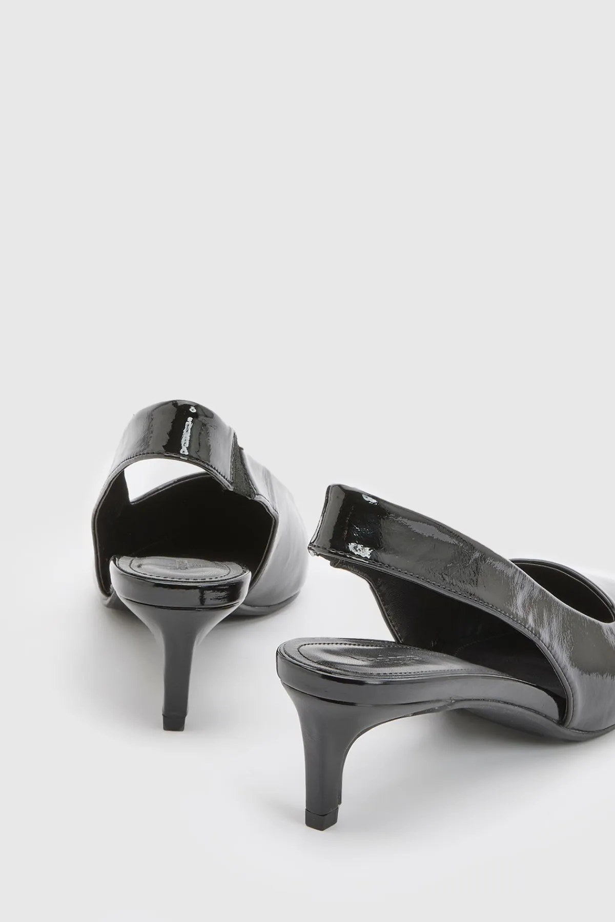boohoo Escarpins À Petit Talon Et Bride Arrière En Synthétiquecuir Verni Coupe Large< Chaussures Festives|Chaussures À Talons
