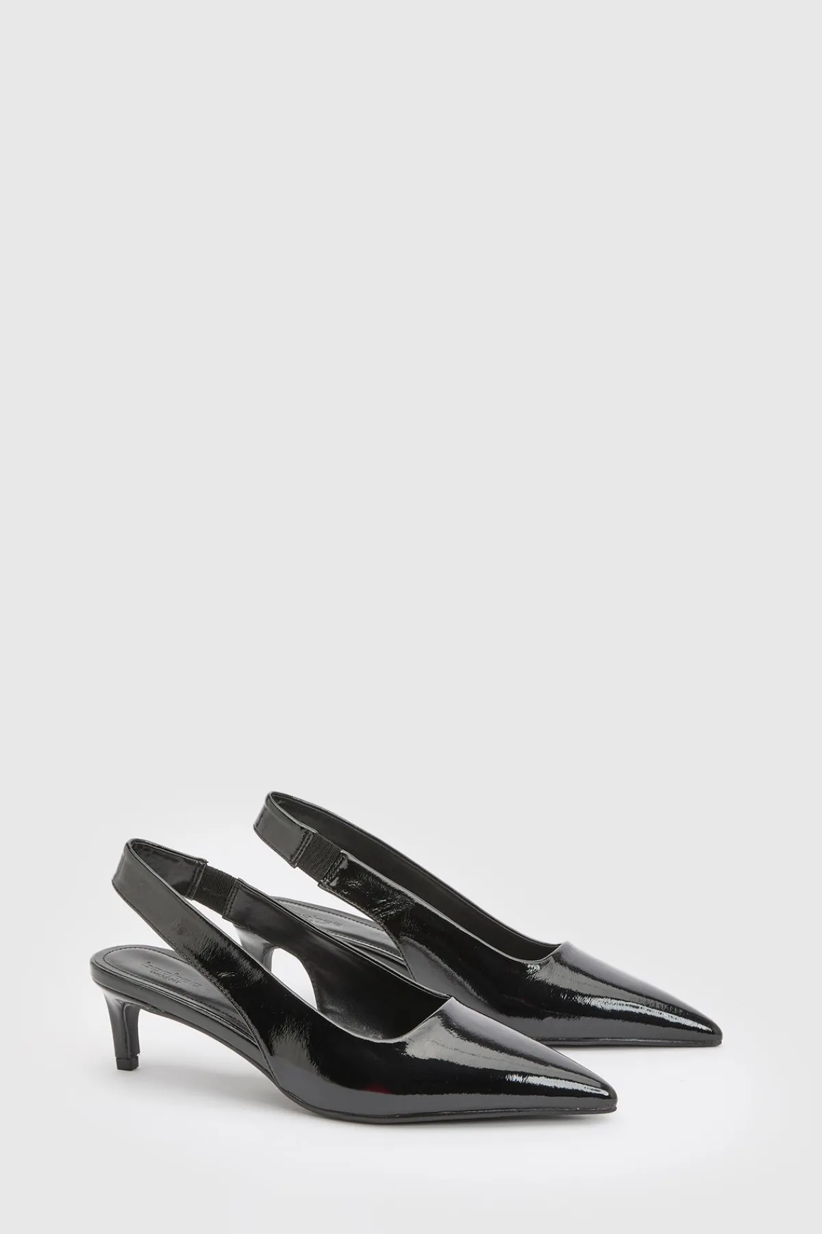 boohoo Escarpins À Petit Talon Et Bride Arrière En Synthétiquecuir Verni Coupe Large< Chaussures Festives|Chaussures À Talons