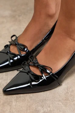 Oasis Escarpins Rita en synthétiquecuir Verni à Double Nœud Style Mary Jane avec Petit Talon< Chaussures À Talons|Escarpins