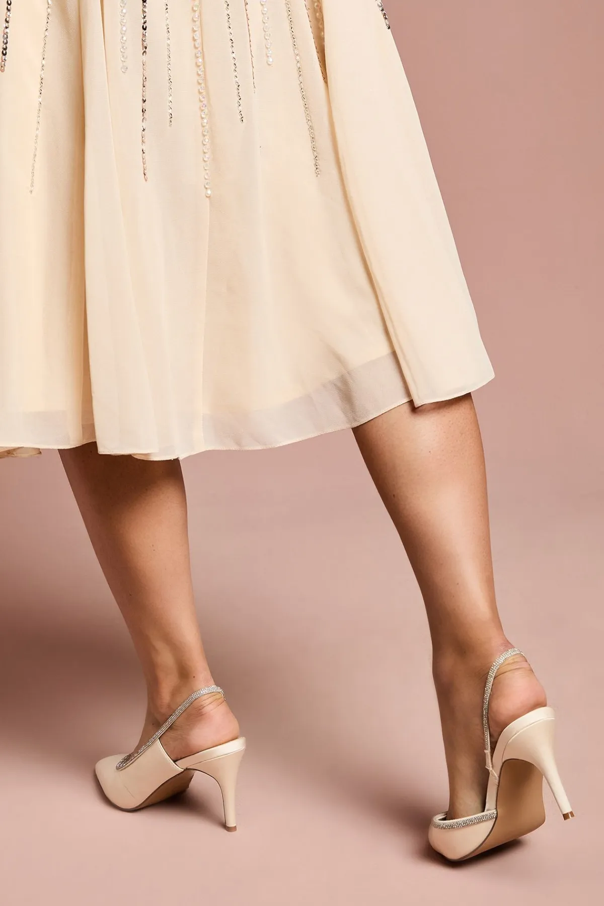 Coast Escarpins Sabrina Coupe Large en Satin avec Ornements Diamantés et Bride Arrière à Talon Stiletto< Chaussures Festives|Chaussures À Talons