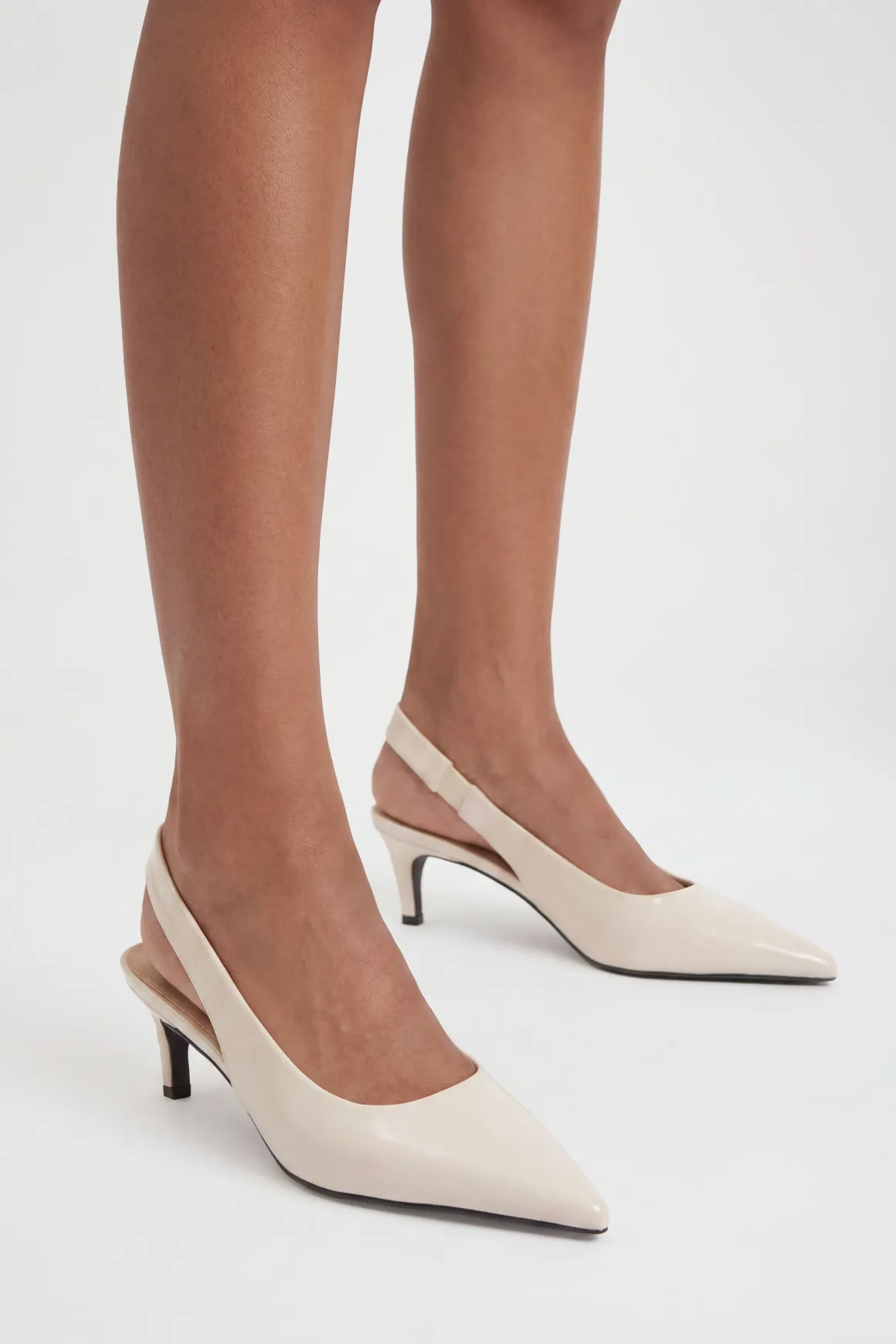 Escarpins Slingback À Bout Pointu Et Petit Talon