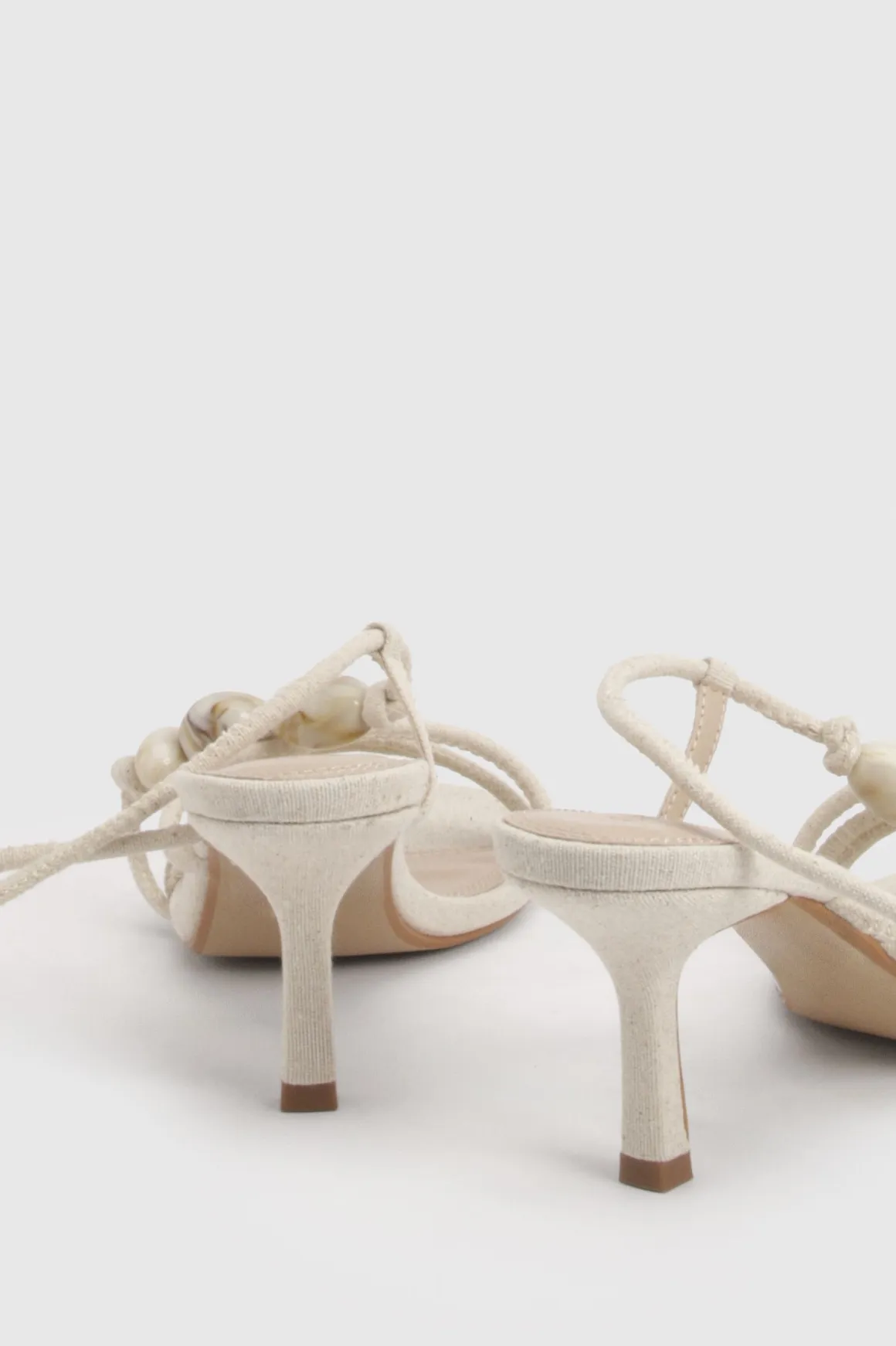 Escarpins Stiletto À Brides Asymétriques En Lin Avec Détails De Perles