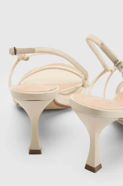 Escarpins Stiletto À Brides Croisées Asymétriques Coupe Large