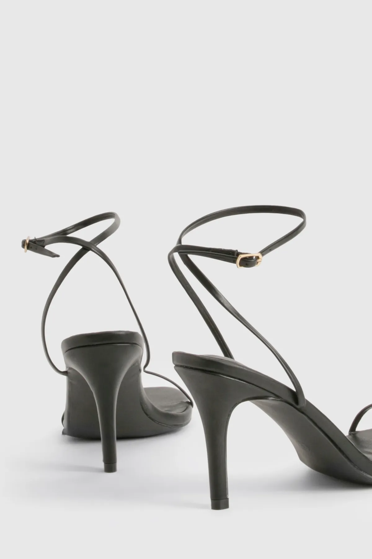 boohoo Escarpins stiletto à maintien large et design discret à talon bas< Chaussures Festives|Chaussures À Talons