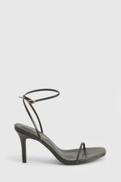 boohoo Escarpins stiletto à maintien large et design discret à talon bas< Chaussures Festives|Chaussures À Talons