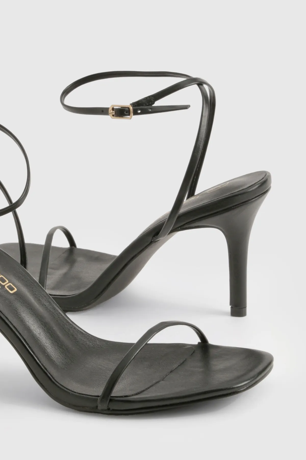 boohoo Escarpins stiletto à maintien large et design discret à talon bas< Chaussures Festives|Chaussures À Talons