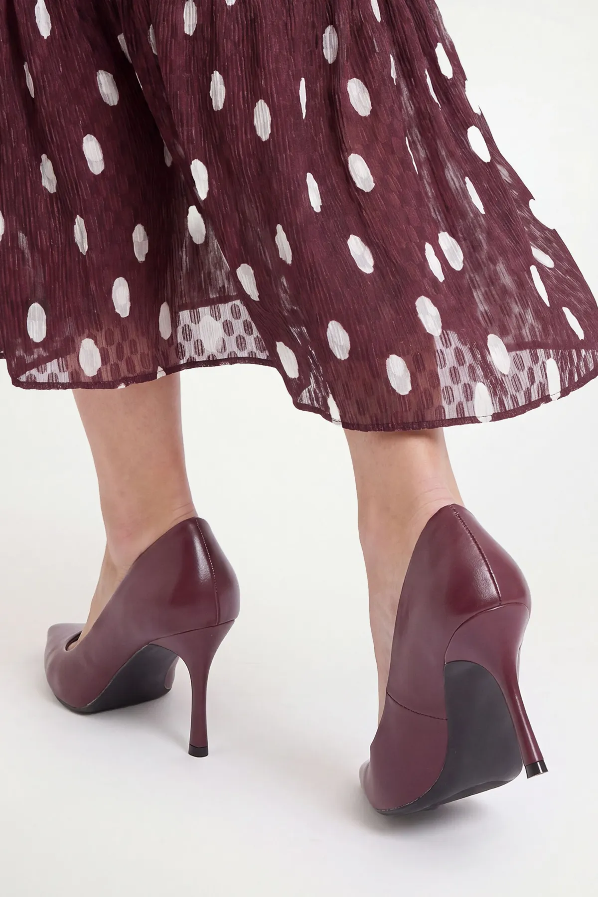 Escarpins à Talon Aiguille Haut Everly en Velours Asymétriques à Bout Pointu