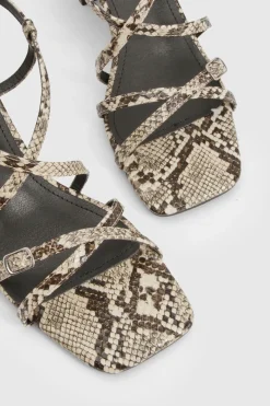 boohoo Escarpins à talon bas synthétique avec détail de boucle et lanières< Chaussures Festives|Chaussures À Talons