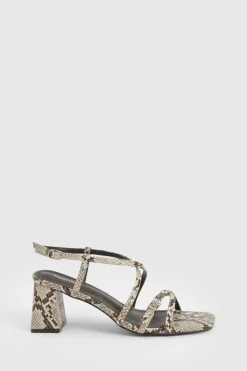 boohoo Escarpins à talon bas synthétique avec détail de boucle et lanières< Chaussures Festives|Chaussures À Talons