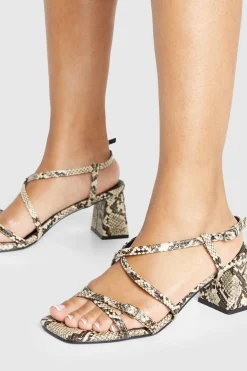 boohoo Escarpins à talon bas synthétique avec détail de boucle et lanières< Chaussures Festives|Chaussures À Talons