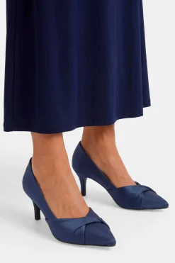 Escarpins À Talon Bobine Avec Chaussette Confort, Coupe Large Delina En Satin À Détail Torsadé Sur Le Devant