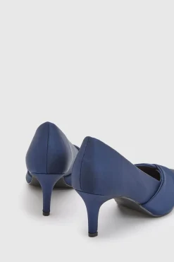 Escarpins À Talon Bobine Avec Chaussette Confort, Coupe Large Delina En Satin À Détail Torsadé Sur Le Devant