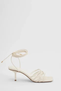 Escarpins À Talons Aiguilles Bas Avec Brides Croisées Et Attaches Nouées À L'avant