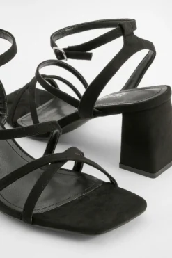 Escarpins À Talons Bloc Bas Et Brides Asymétriques