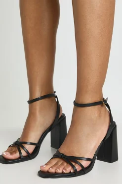 boohoo Escarpins À Talons Blocs Mi-hauts Avec Brides Croisées Coupe Large< Chaussures Festives|Chaussures À Talons