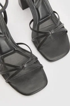 boohoo Escarpins À Talons Blocs Mi-hauts Avec Brides Croisées Coupe Large< Chaussures Festives|Chaussures À Talons