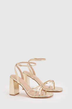 Escarpins À Talons Blocs Mi-hauts Avec Brides Croisées Coupe Large