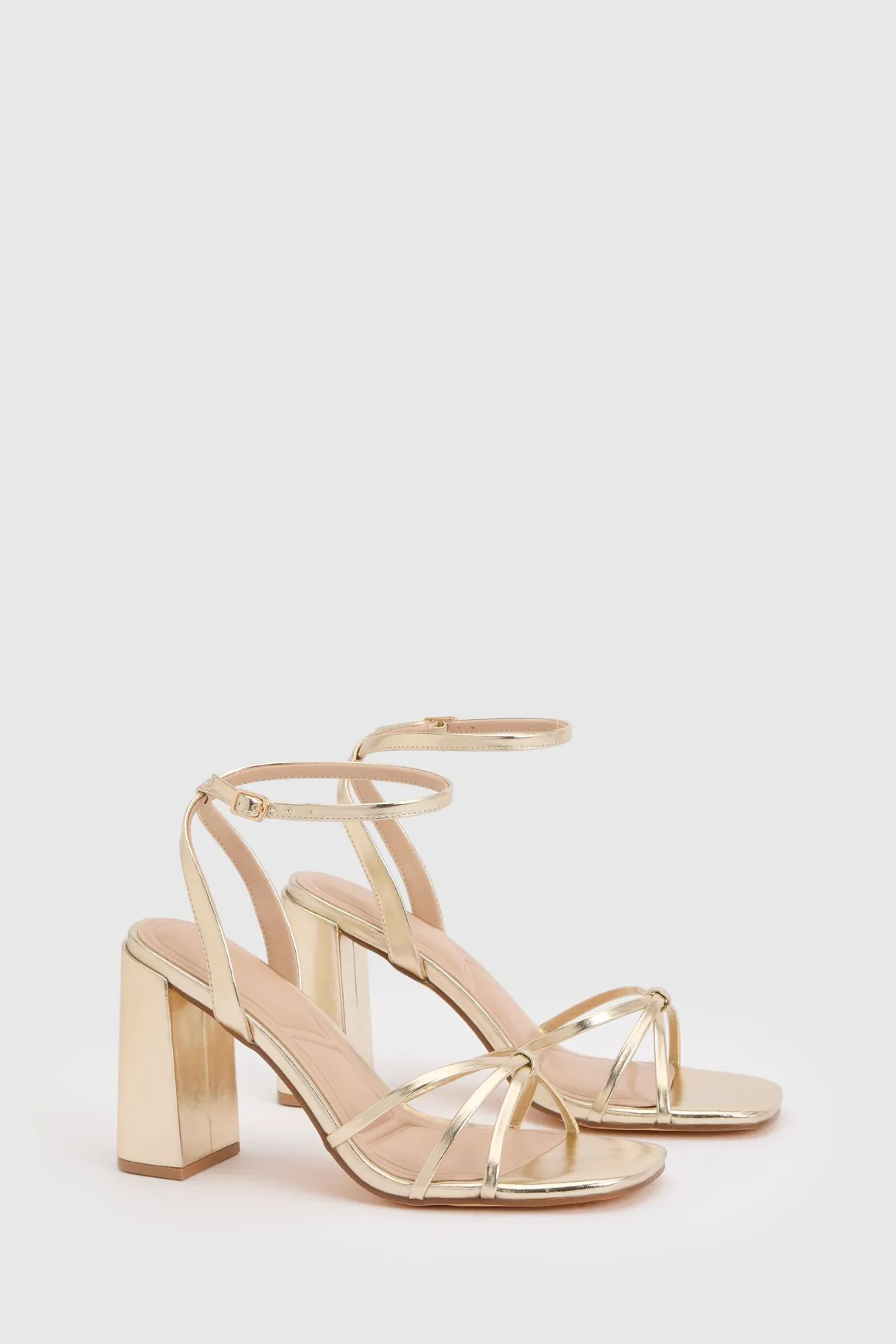 Escarpins À Talons Blocs Mi-hauts Avec Brides Croisées Coupe Large