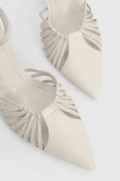 Escarpins À Talons Courts Avec Détails Découpés Et Brides
