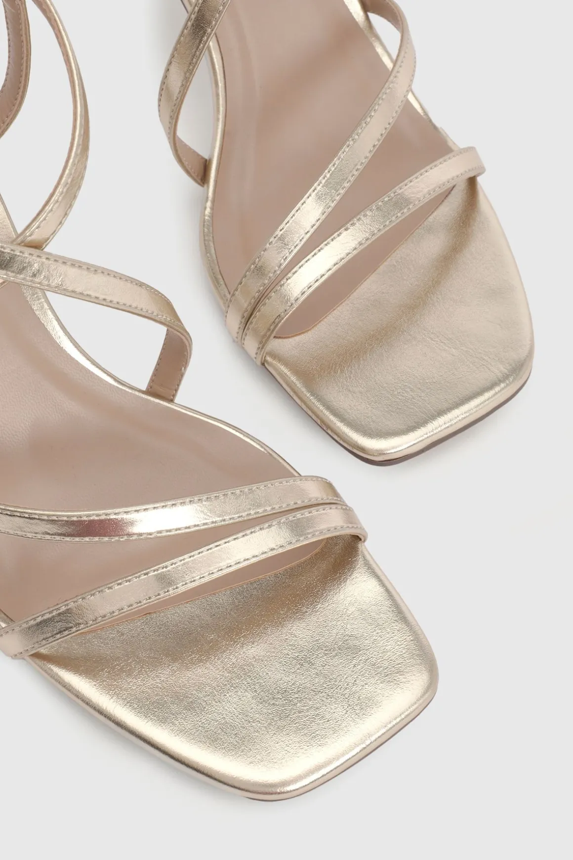 Escarpins À Talons Hauts Avec Brides Croisées