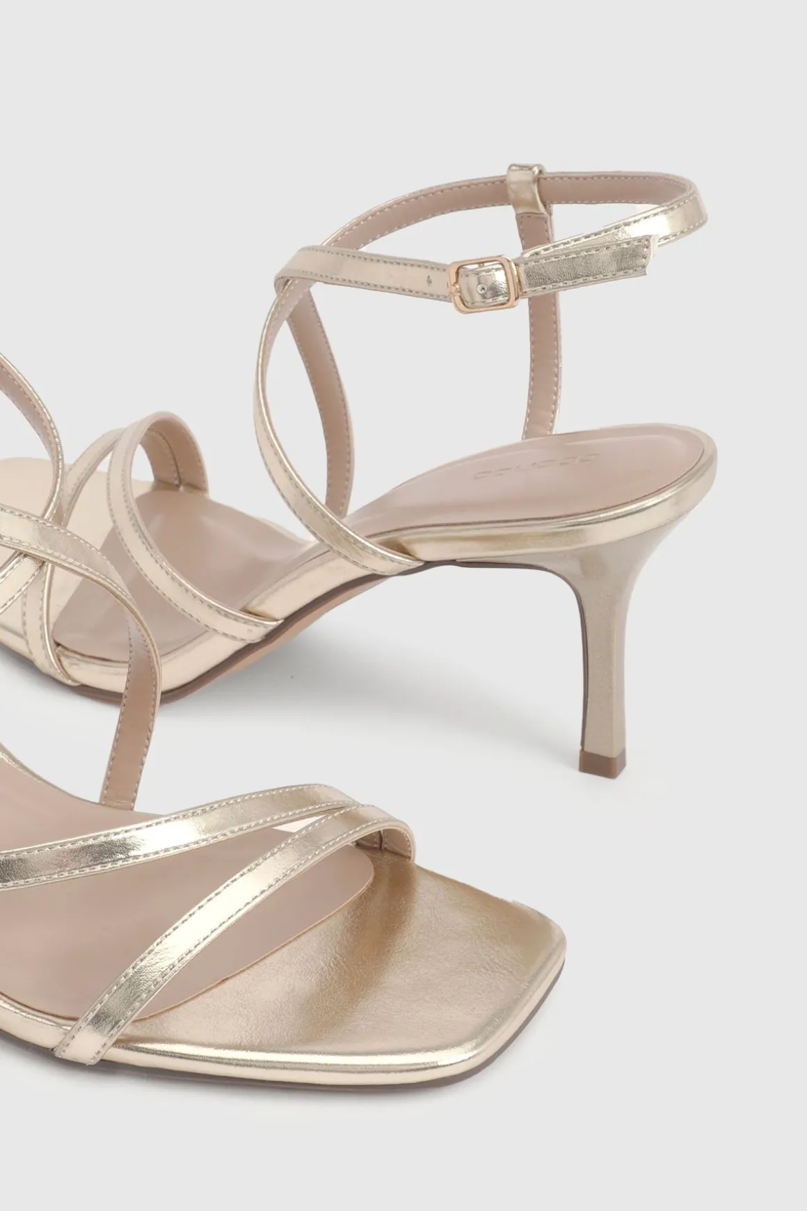 Escarpins À Talons Hauts Avec Brides Croisées
