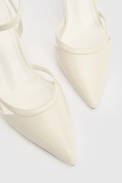 Escarpins À Talons Larges Découpés À Deux Parties