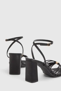 Escarpins À Talons Mi-hauts Satinés Avec Détail Métallique Et Brides