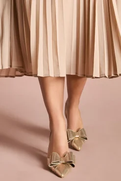 Escarpins Tamara à Bride Arrière avec Nœud en Satin Textile Métallisé et Talon Aiguille Haut