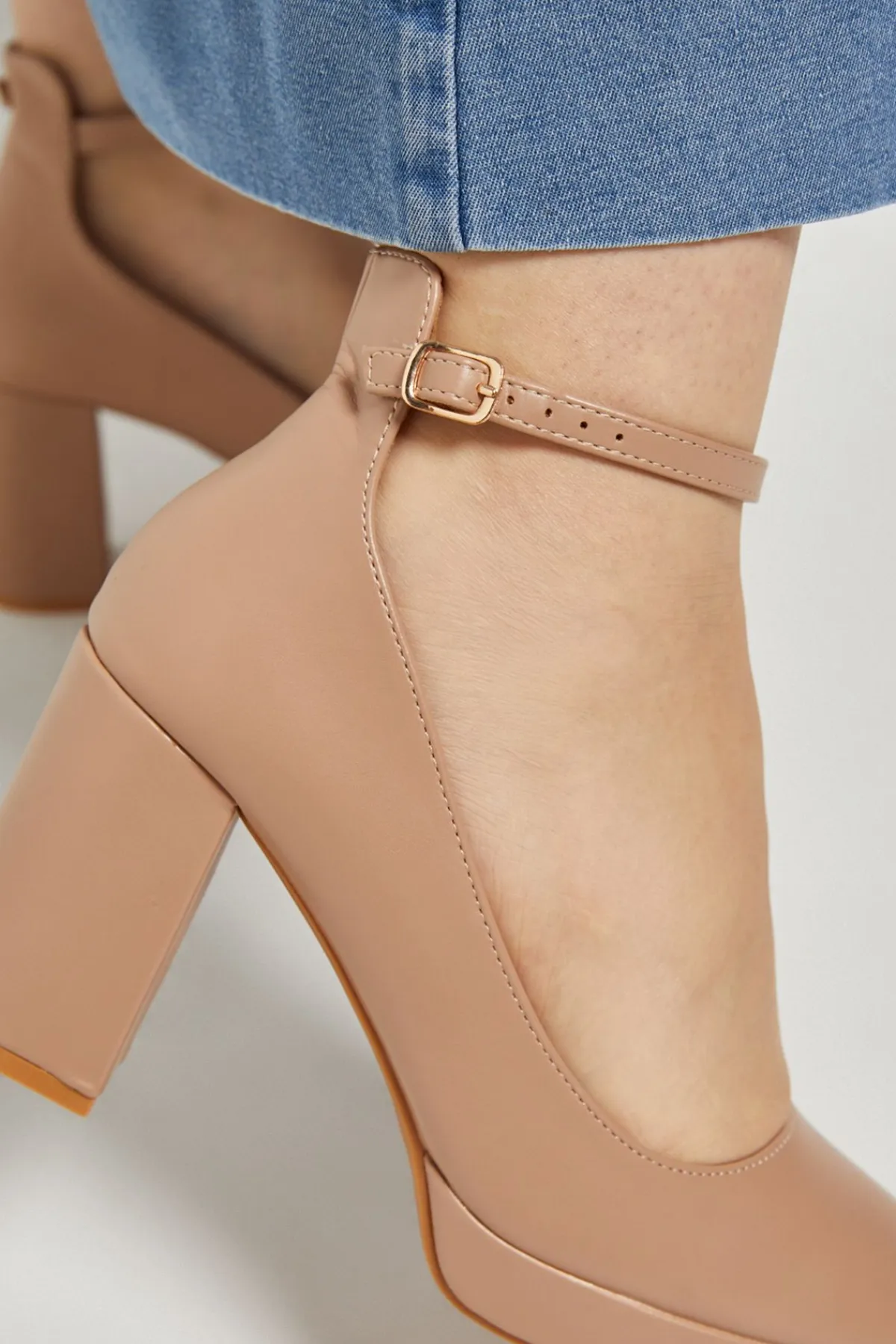 Dorothy Perkins Escarpins Vanessa en synthétiquecuir à Plateforme avec Bride Cheville et Talon Bloc Haut< Chaussures À Talons|Escarpins