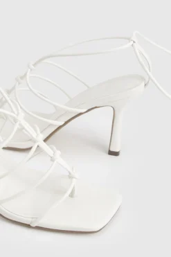 Escarpin À Talon Haut Avec Bout Carré Et Brides Entrecroisées Façon Cage