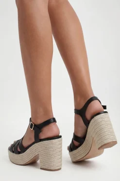 Espadrilles Compensées À Plateforme Avec Bride En T