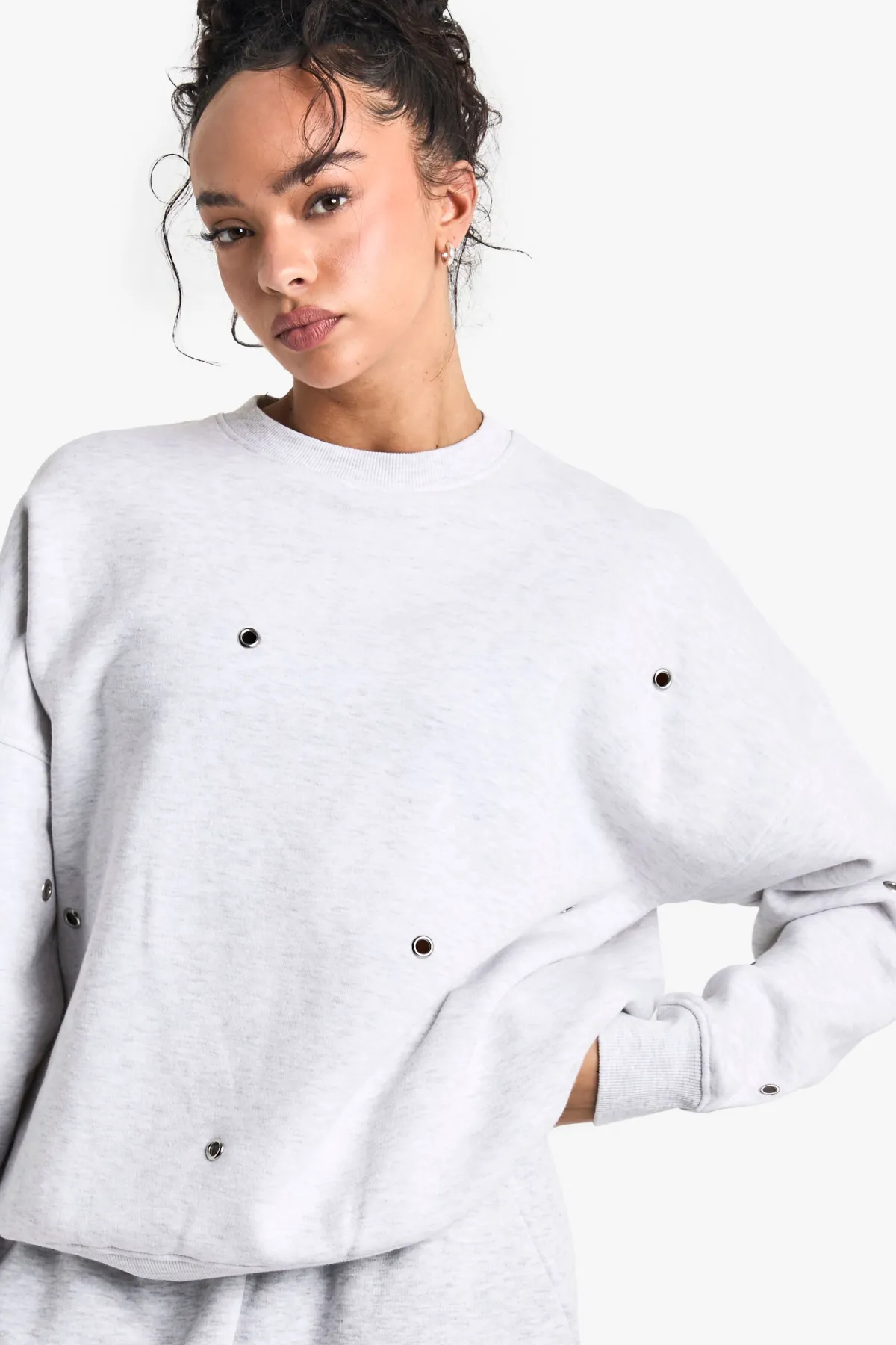 boohoo Eyelet Detail Oversized Sweatshirt<Femme Sweats À Capuche Et Sweats|Sweats À Capuche Et Sweatshirts
