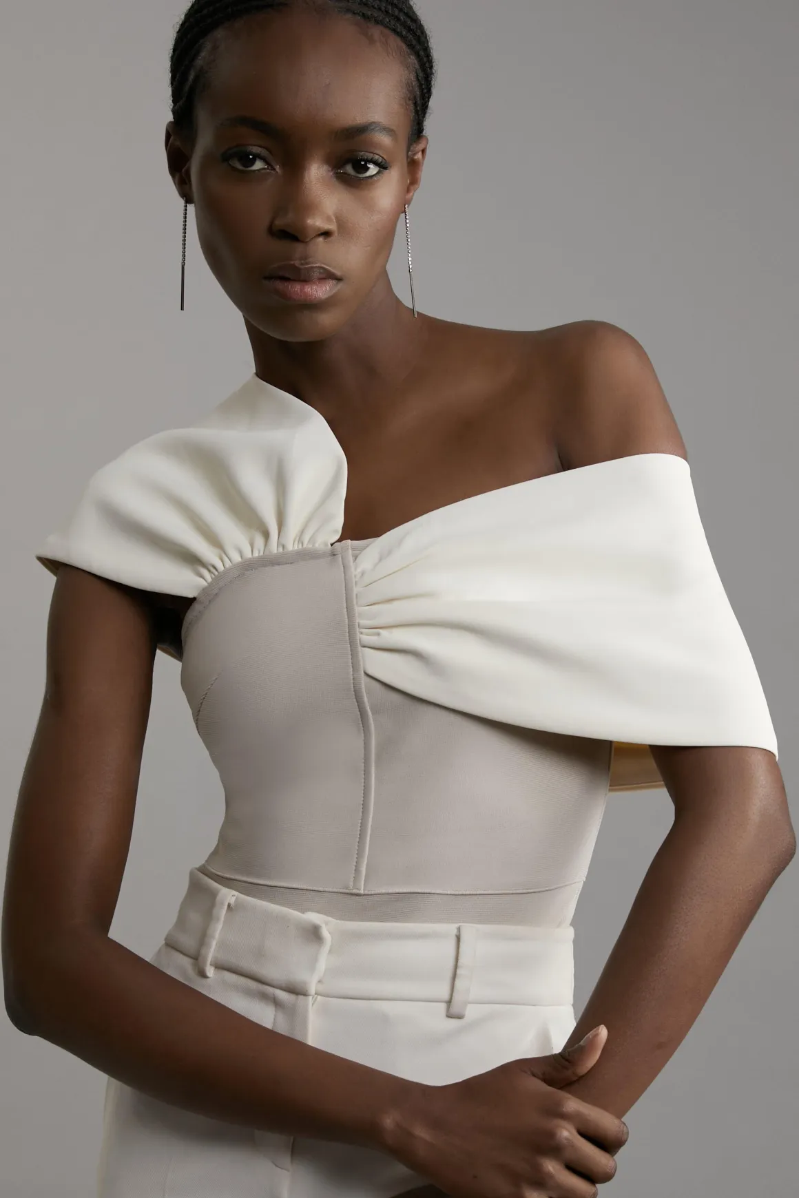 Figure Form Bandage Knit Haut à Bretelles Asymétriques