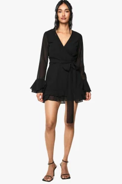 boohoo Flare Sleeve Chiffon Wrap Mini Dress<Femme Robes À Manches Longues|Robes