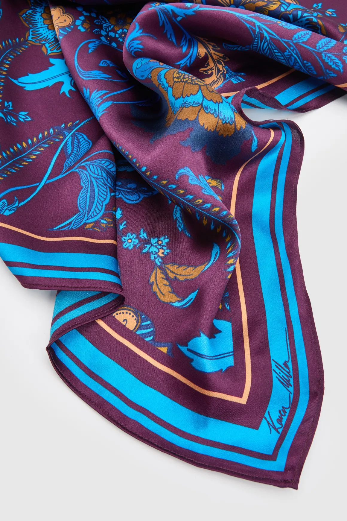 Foulard Carré En Soie Imprimée