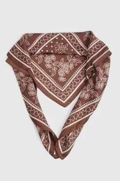 boohoo Foulard satiné à motif cachemire< Looks Chocolat|Satin Et Dentelle