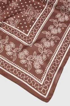 boohoo Foulard satiné à motif cachemire< Looks Chocolat|Satin Et Dentelle